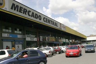 Infestação de mosca afasta consumidores do Mercado Central de Contagem