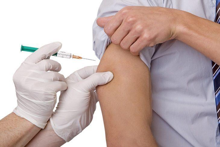Governo do Paraná reforça vacinação contra febre amarela em 19 cidades na Região de Curitiba e no Litoral
