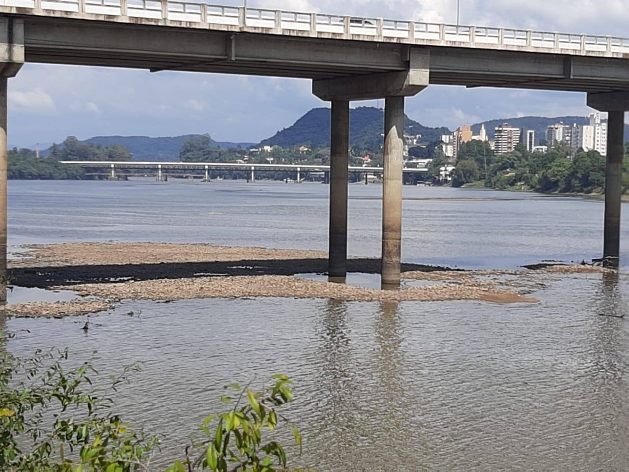 Estiagem faz Rio Iguaçu registrar nível mais baixo desde 1931, indica monitoramento